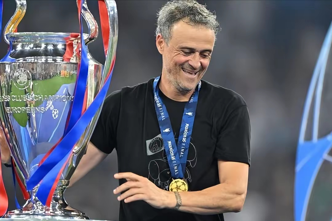 熊猫体育官方官网在线-欧超杯今晨走向成谜，罗马战术微调，气氛紧张，纪律约束更严格