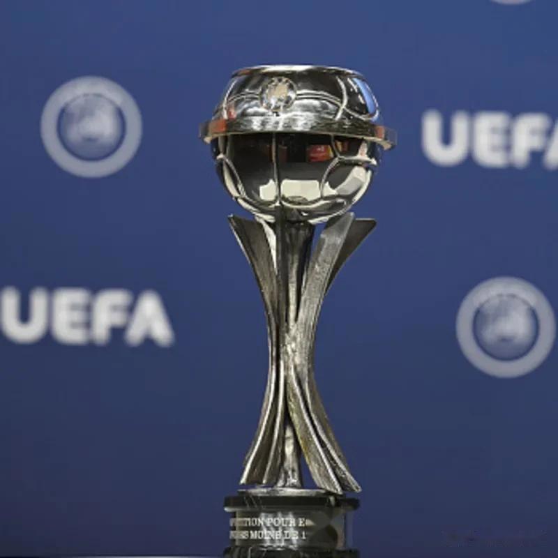 熊猫体育 中国 官方网站-国际比赛日夏洛特黄蜂备战意大利杯；迎来里程碑细节曝光；更衣室稳定；数据趋势出现新变化